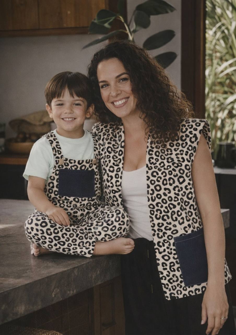 Mama und Kind im passenden Leo-Outfit von hoii